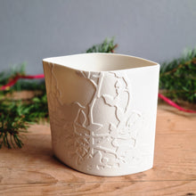 Load image into Gallery viewer, 'Wren in the Brambles' Porcelain Ellipse Lamp