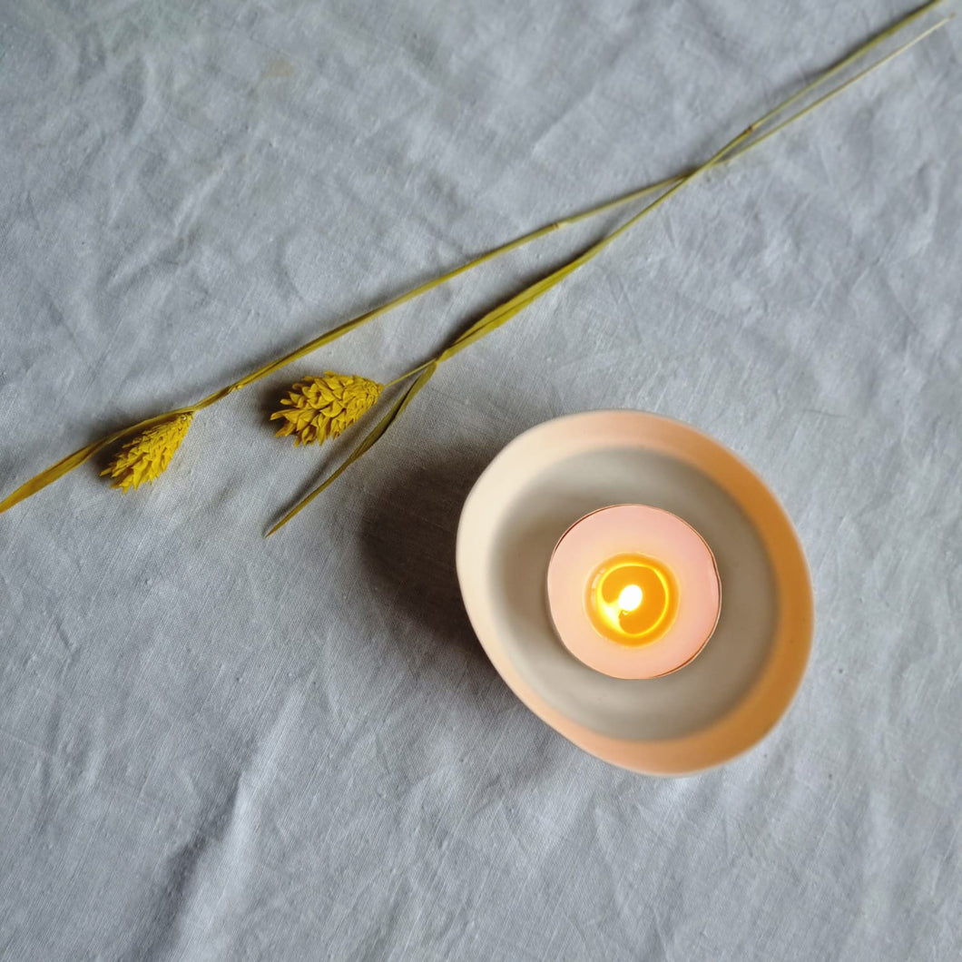 A pack of 6 'Cocoon' Tealights