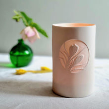 Load image into Gallery viewer, Creamy white beaker with etched Crocus decoration in relief.
